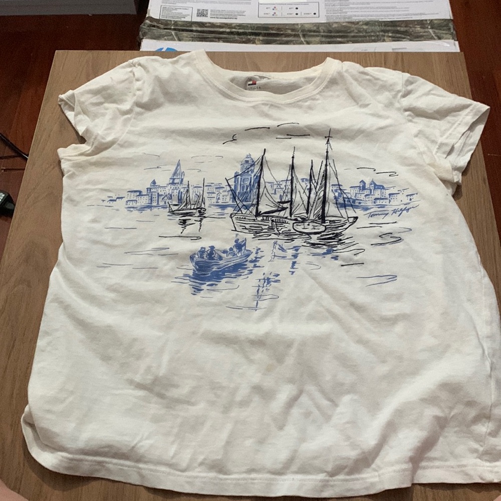 Tommy Hilfiger shirt like new